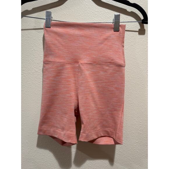 Outdoor Voices Pants - Outdoor Voices Flow 5” Shorts in Rose Garden xxs
